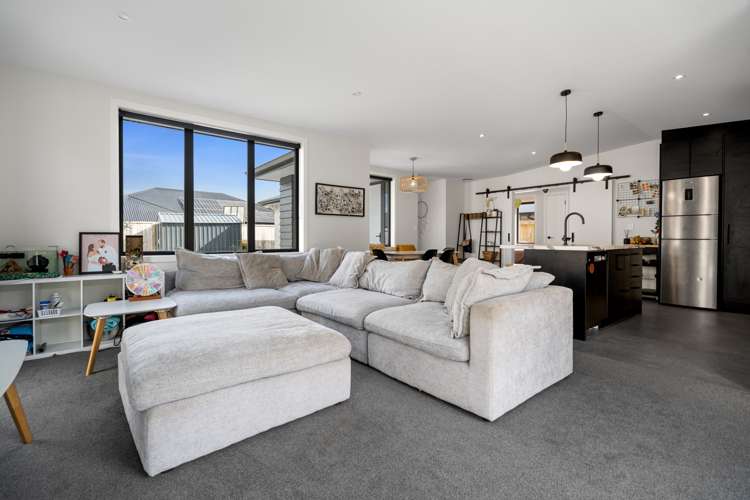 17 Whakaturou Crescent Pyes Pa_5