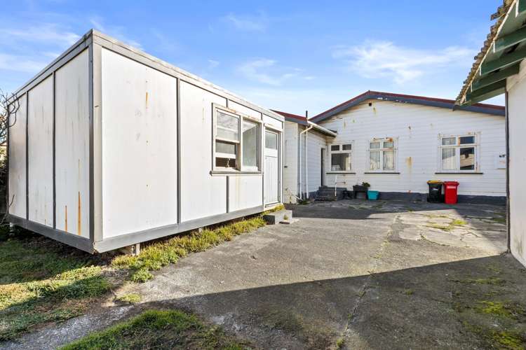 73 Apu Crescent Lyall Bay_16
