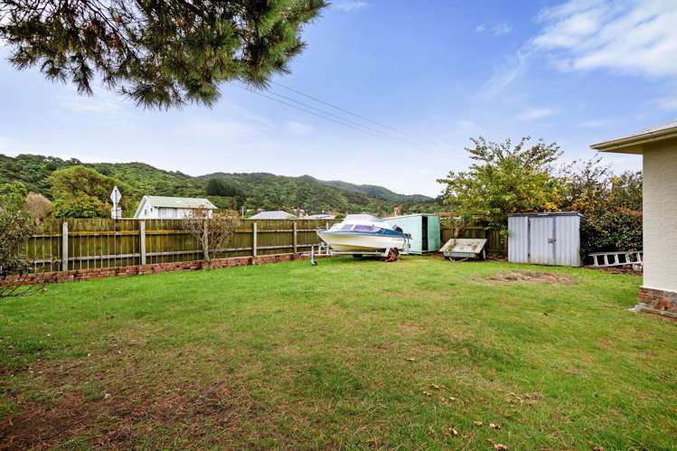 7 Honey Street Wainuiomata_20