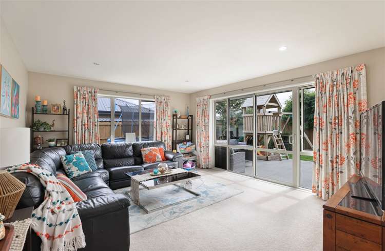 2 Goldrich Grove Netherby_5