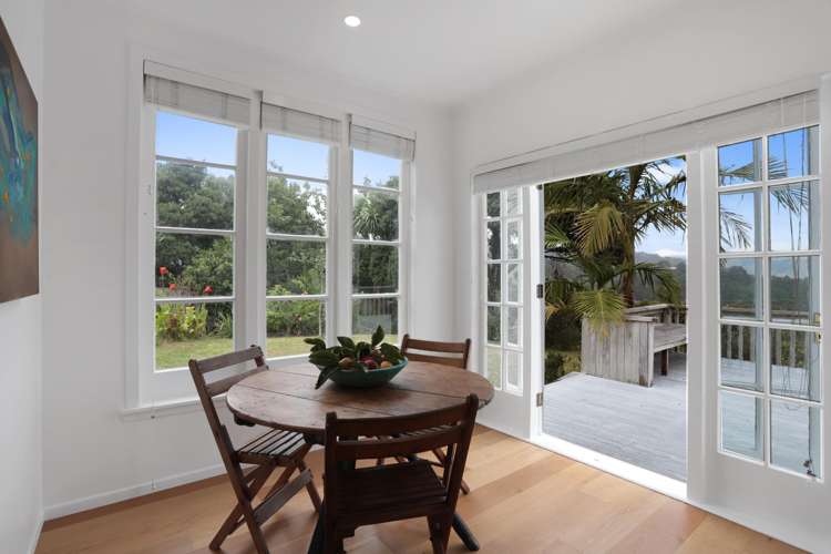 1125 Huia Road Huia_10