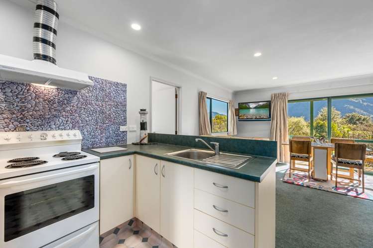 826 Queen Charlotte Drive Havelock_7