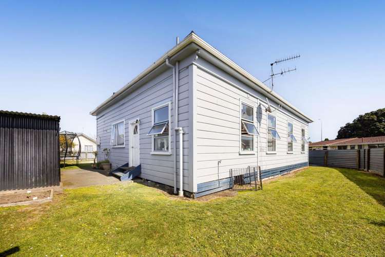 176 Glover Road Hawera_19