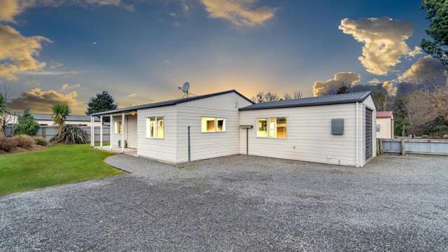 Freshly renovated & ready to move In