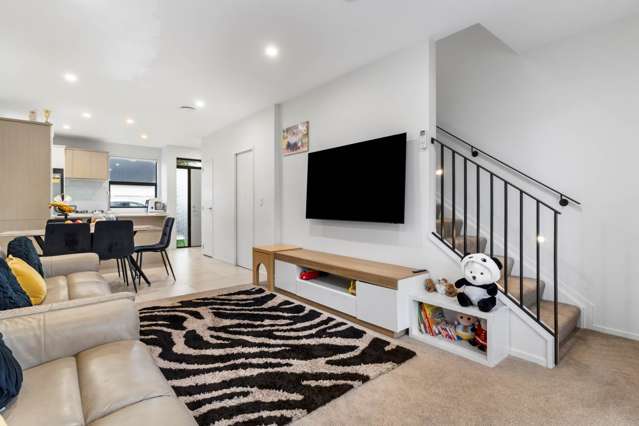 Smart, Easy Living in Flat Bush