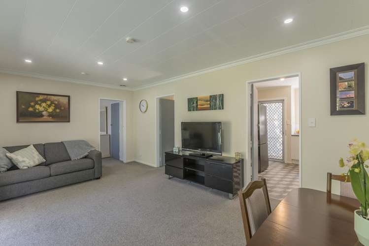 2/13 Linden Avenue Tawa_5