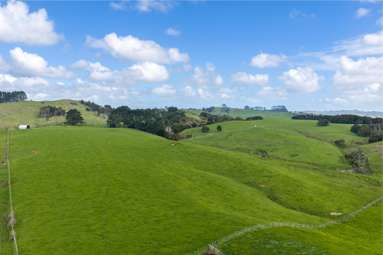 1698 Hetherington Road_2