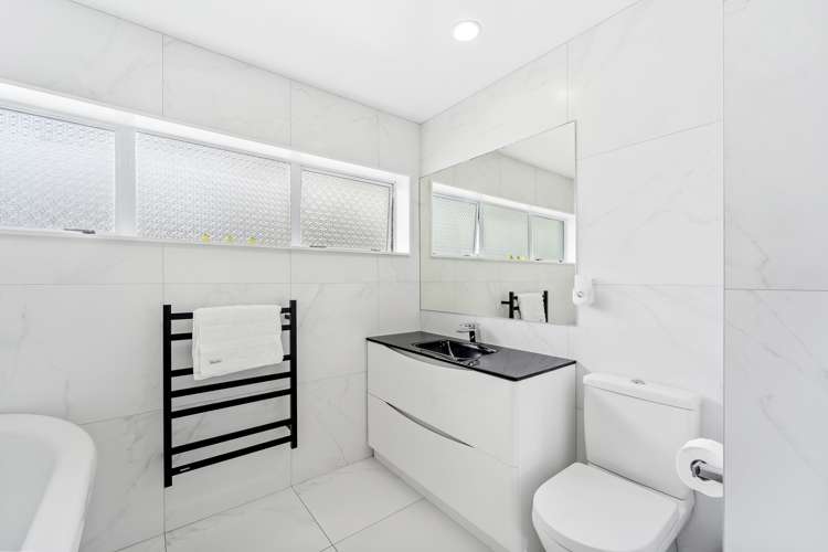 31 Centreway Road Orewa_16