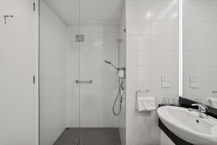 201/21 Stanley Street Queenstown_6