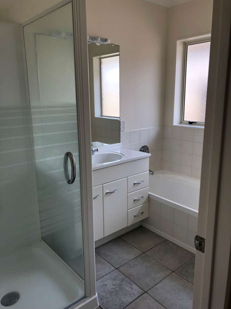 102 Moyrus Crescent East Tamaki Heights_13