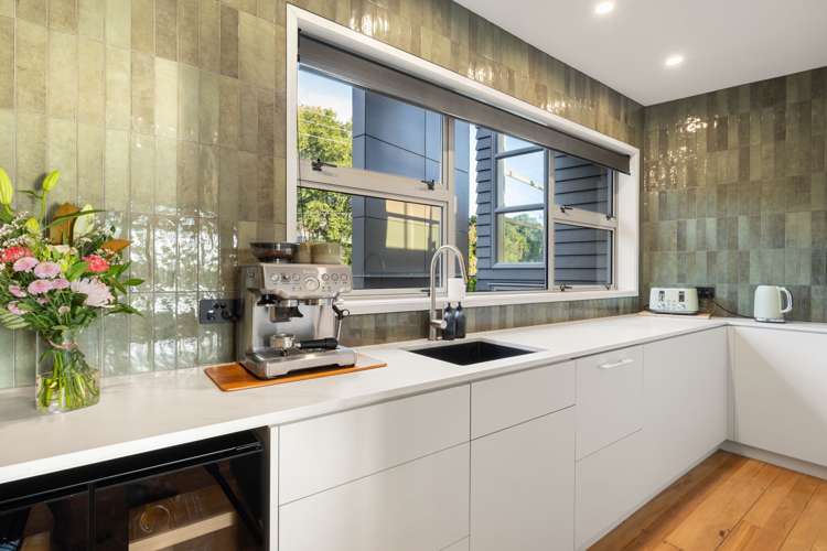 809 River Road Chartwell_15