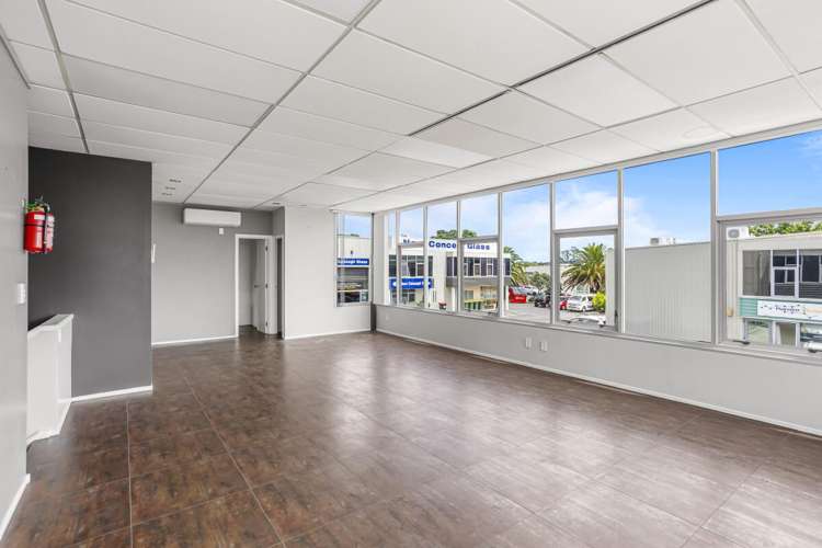 Unit F, 4 William Pickering Drive Albany_7