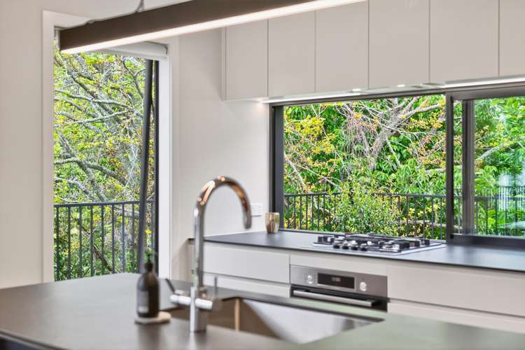 21c Newell Street Point Chevalier_5