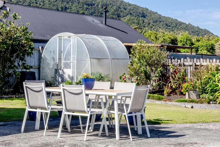 37 Firth Street Cobden_27