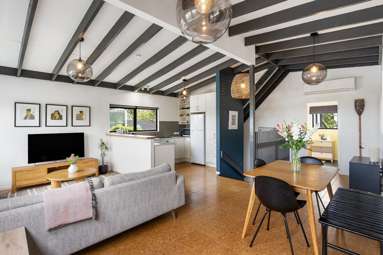 2/26 Colonial Road_3