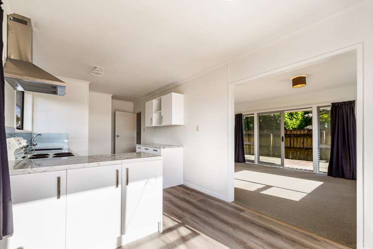 27 Huruhuru Road Massey_9