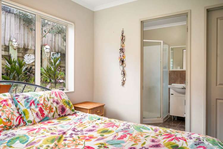 86 Robert Skelton Place Clendon Park_9