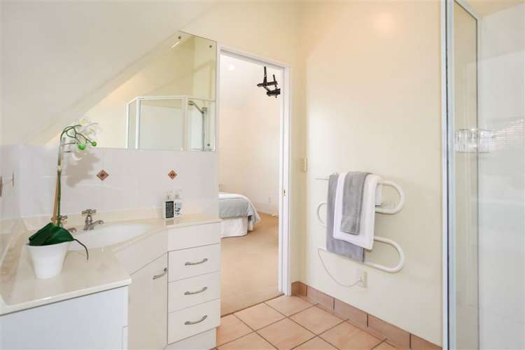 86 Eugenia Rise Totara Heights_11