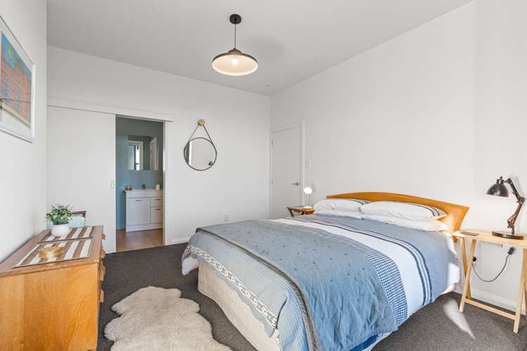 330 and 330A Highgate Roslyn_25