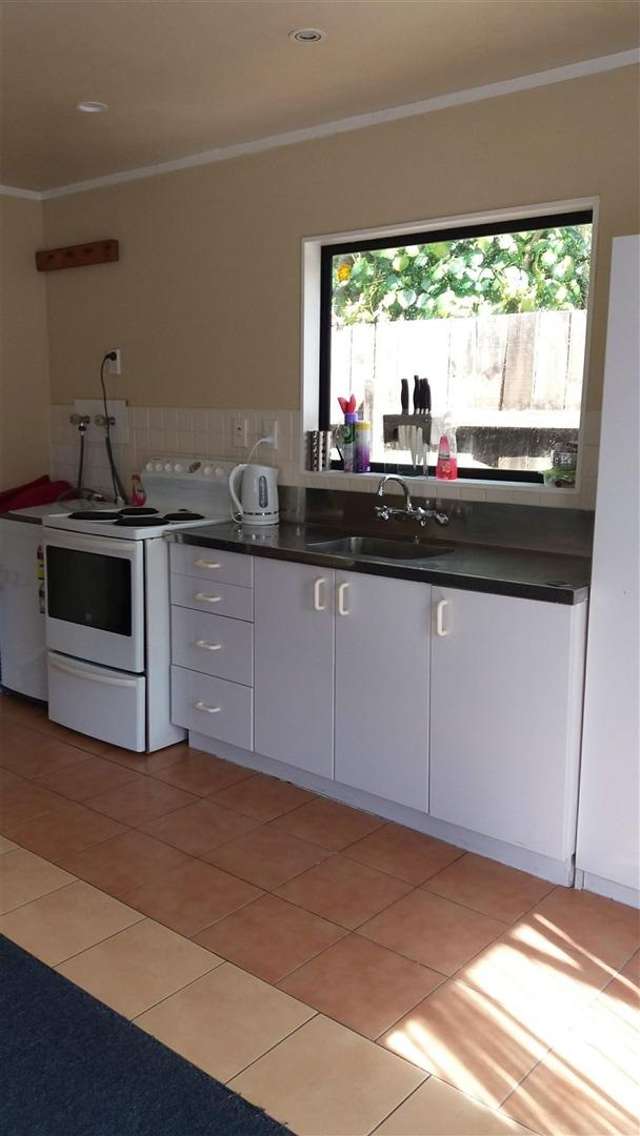 13C Glengarry Road Glen Eden_2