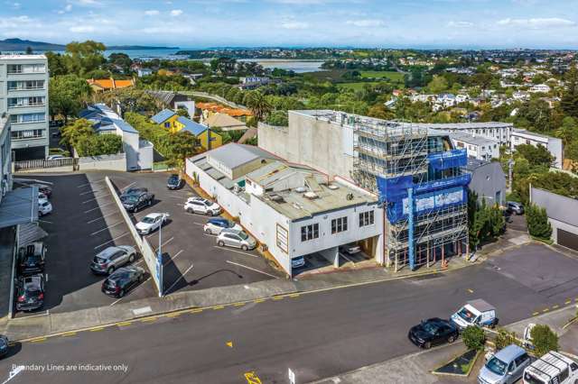 Standalone Newmarket warehouse with character