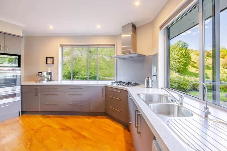 1127 Pourerere Road_5