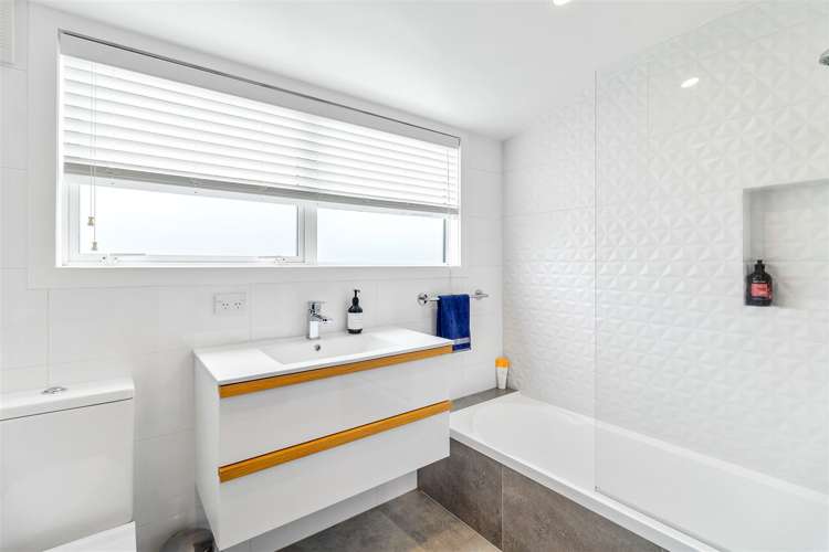 1a Barberry Lane Te Atatu Peninsula_15