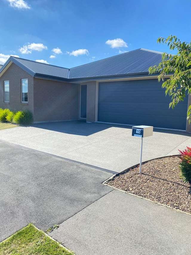 3BR + large study or second lounge withGarden