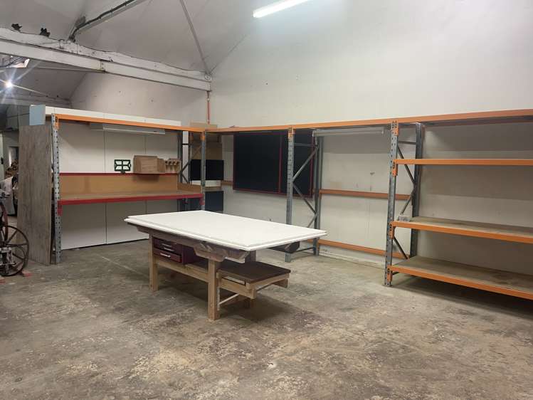 2/155 Gracefield Road Gracefield_5