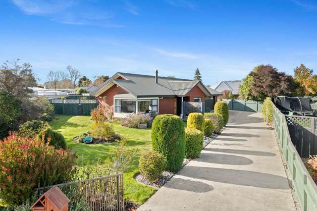 Sun-Soaked Home in a Sought-After Cul-de-Sac