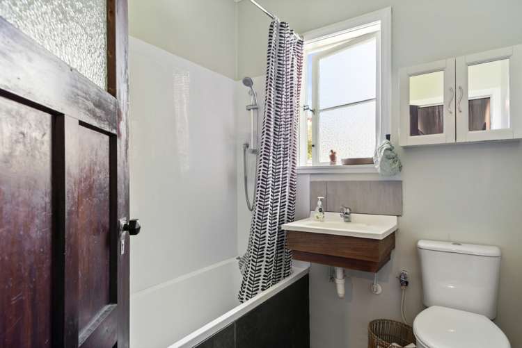 325 Lake Road Hauraki_11