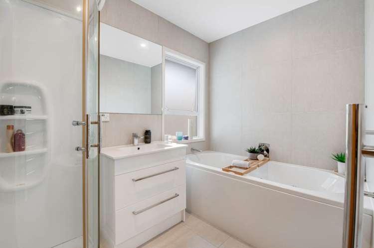 38 Settlers Grove Orewa_19