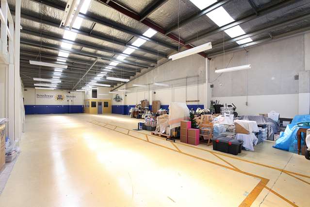 Tidy Sockburn Warehouse/Workshop - 550m2*