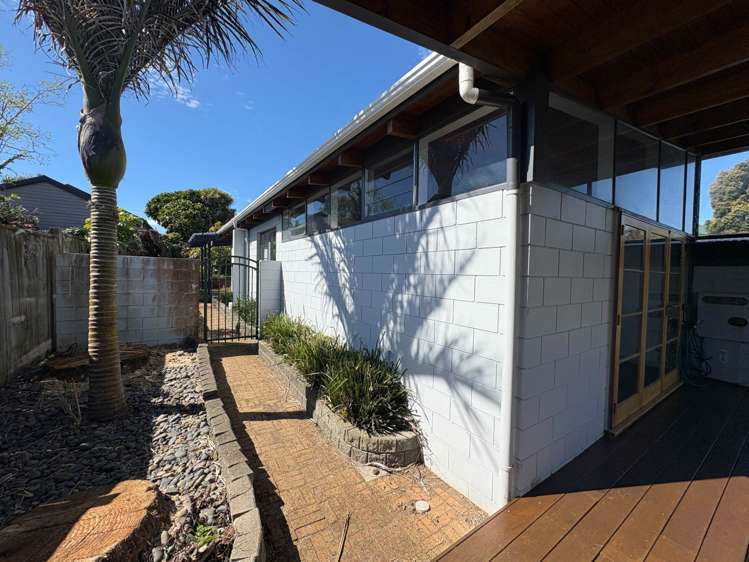 16 Sorrel Crescent Bucklands Beach_20