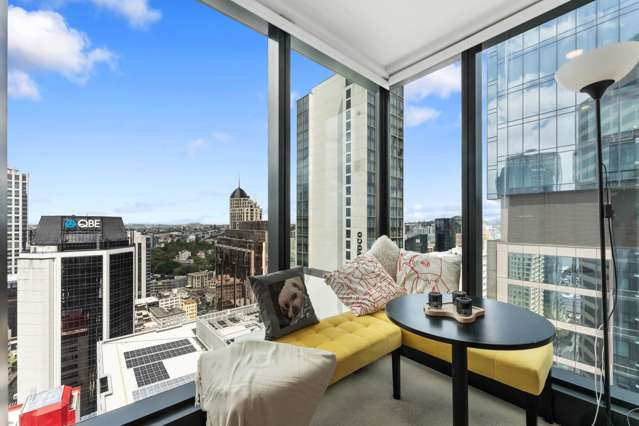 One Bedroom with Stunning Harbour Views