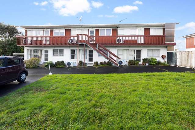 Spacious One-Bedroom Unit in Prime Location
