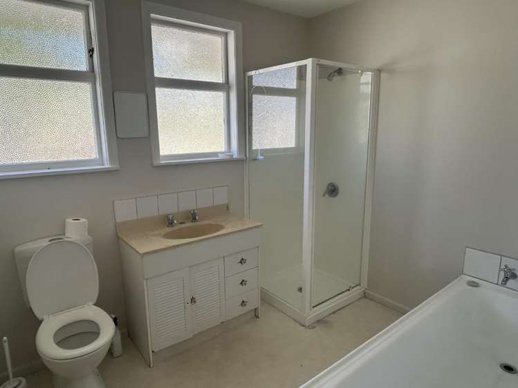 14 Wairau Road 10728_12