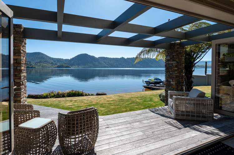 17 Steep Street Lake Okareka_10