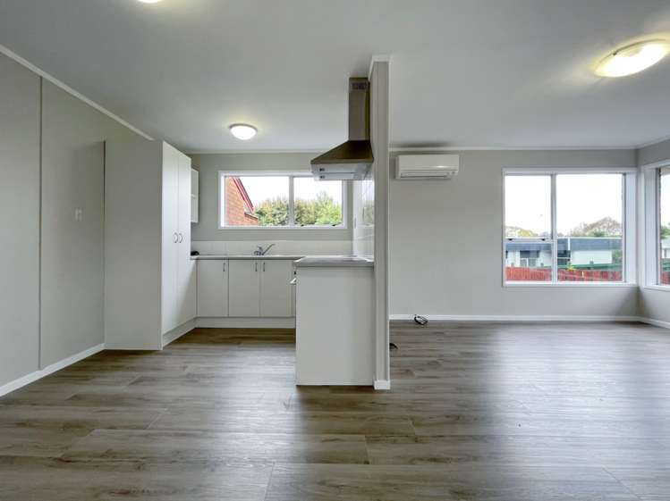 2/82 Moore Street Hillcrest_5