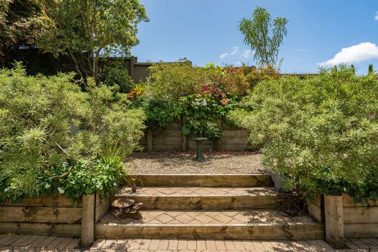 99 Lake Crescent Hamilton Lake_23