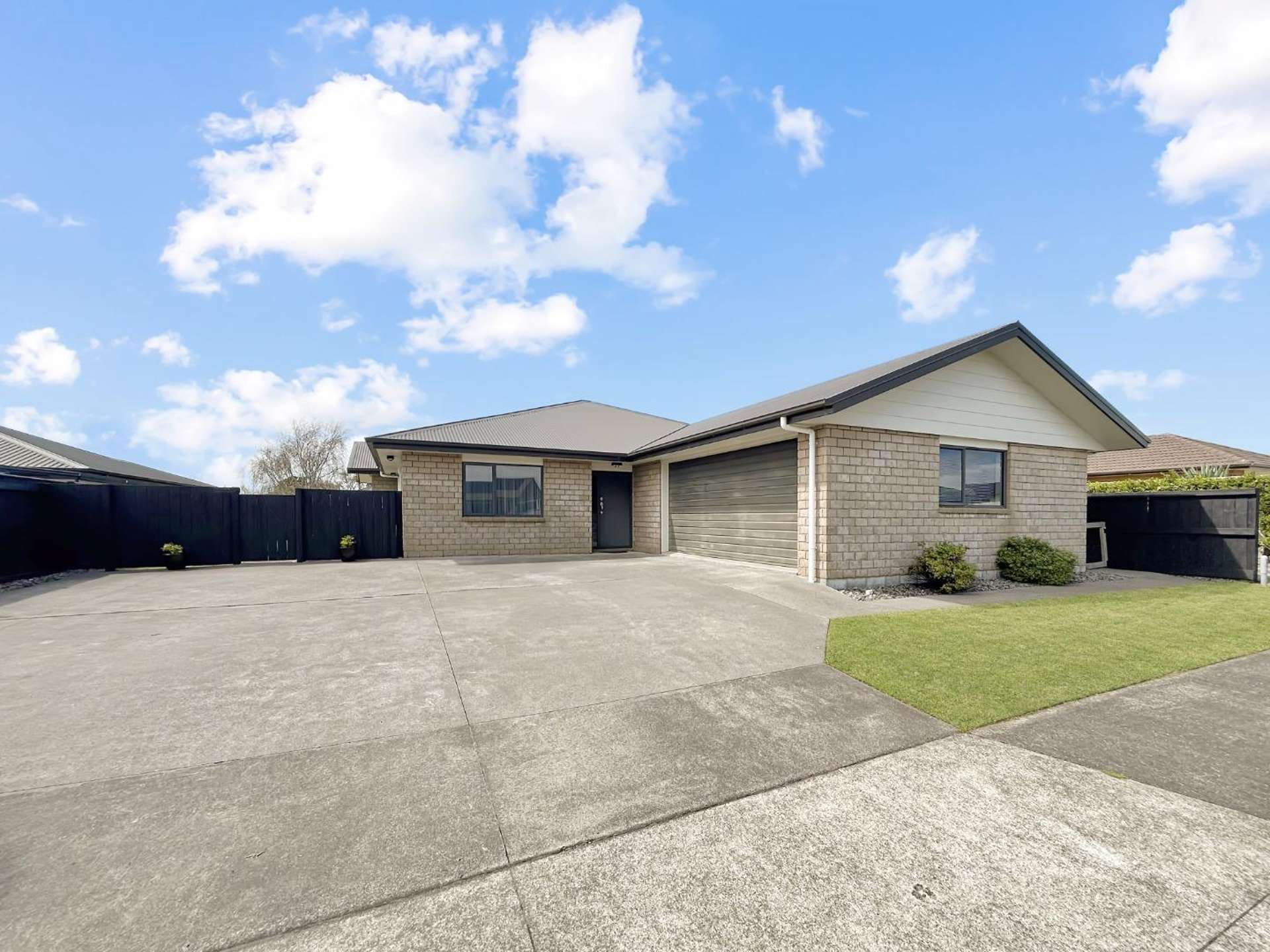 24 Coby Sydney Drive 10825_0