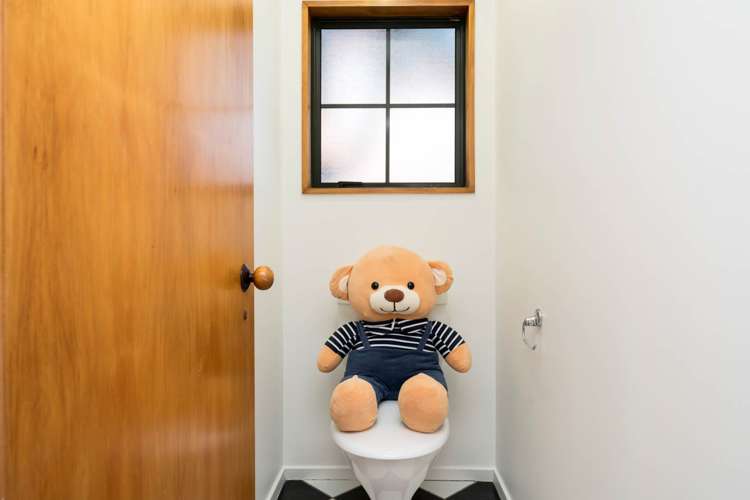 8a Longburn Road Henderson_23