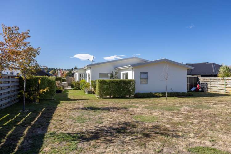 22 Snowberry Street Albert Town_19
