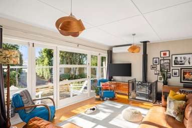 40 Woodward Street East_3