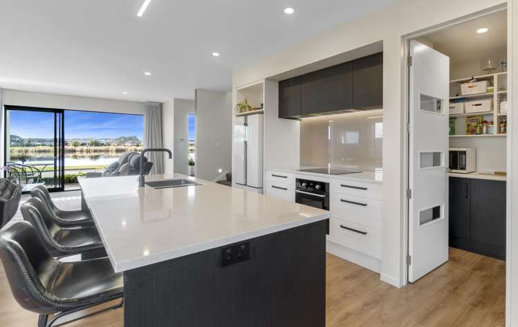 33 Lakeside Drive Pegasus_5