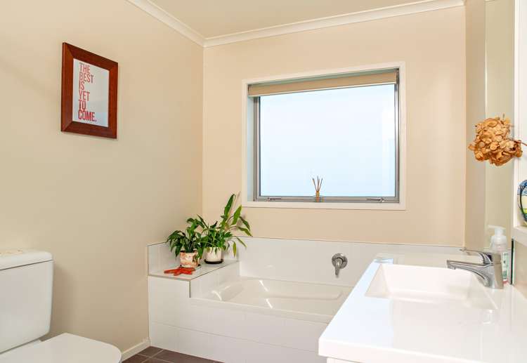 24 Omega Place Coastlands_11