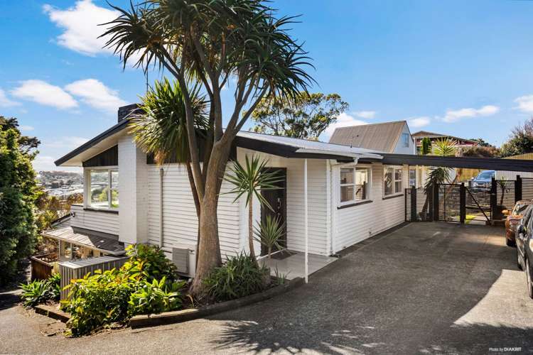 2/599 Glenfield Road Totara Vale_0