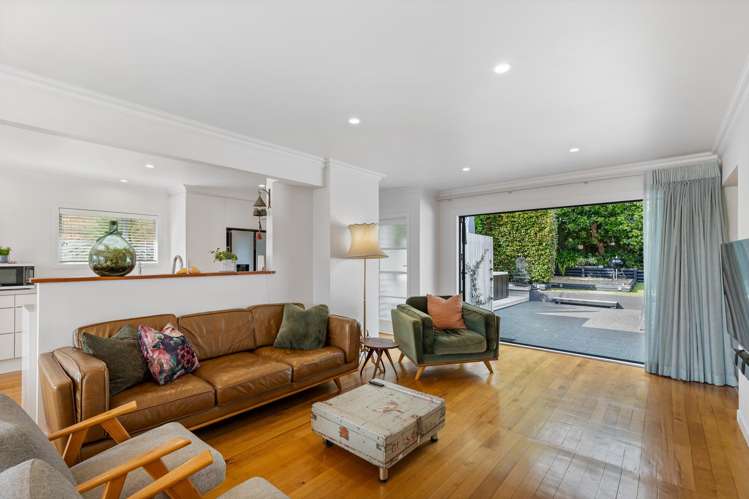 2/3 Sharon Road Waiake_8