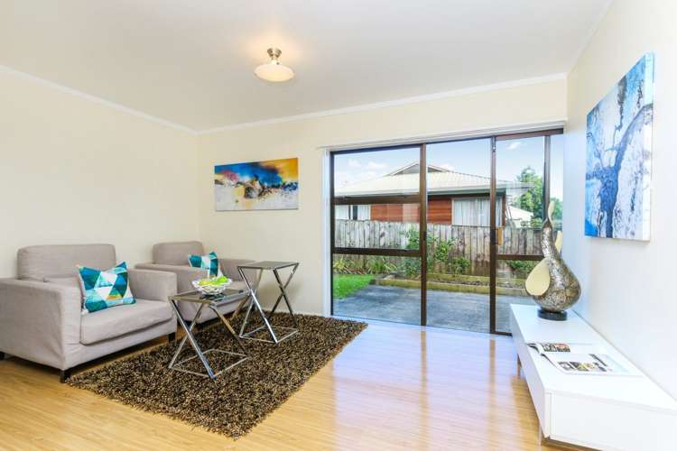 2/127 Moore Street Howick_2