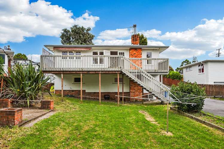 49 Tiroroa Avenue Te Atatu South_21